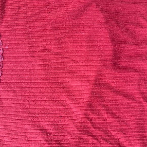 💗Red Top with Lace Trim - Picture 3 of 5